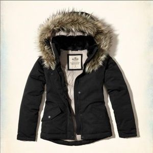 Hollister Ultimate Down Collection Jacket IN BLACK